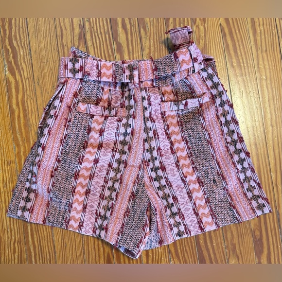 Eva France Textured Shorts- Size 4 - Picture 3 of 6